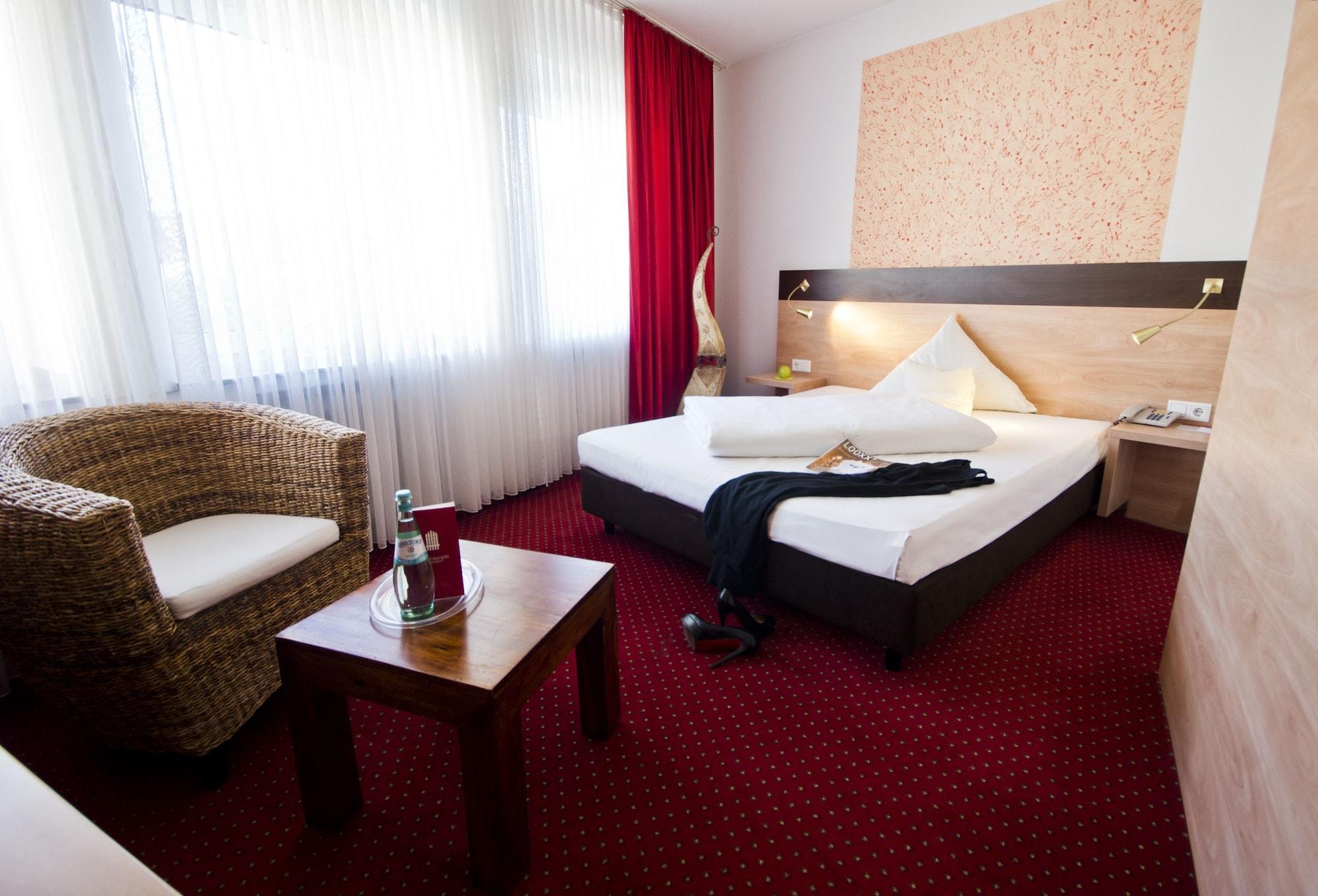 Hotel Cascade Superior Düsseldorf Exterior foto